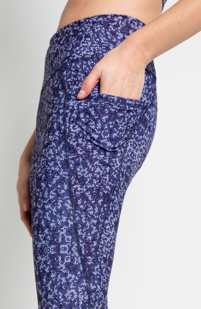 Women Legging With Pockets - Black Geometric Print